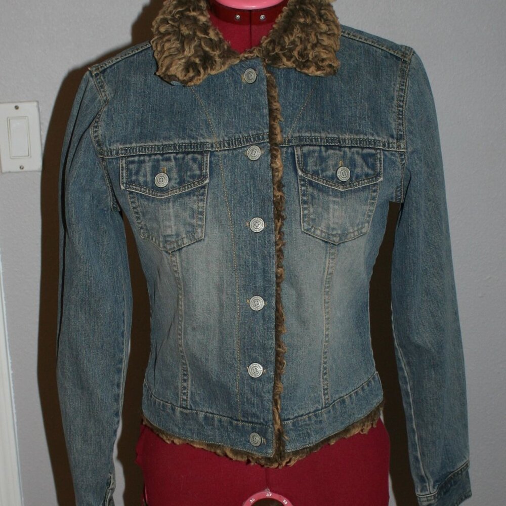 Juniors Yada Yada Denim Faux Fur Trim Jacket – Size Medium
